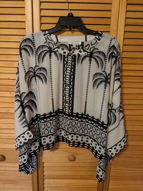 Rose & Olive Black & White Printed Women’s Cover Up